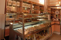 Banco esposizione pasticceria trieste